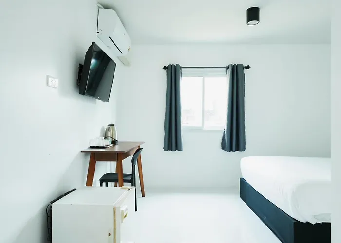 Apartment Bob House Sukhumvit 42l1 Bts Ekkamai บ็อบ เฮ้าส์ รถไฟฟ้า เอกมัย Bangkok