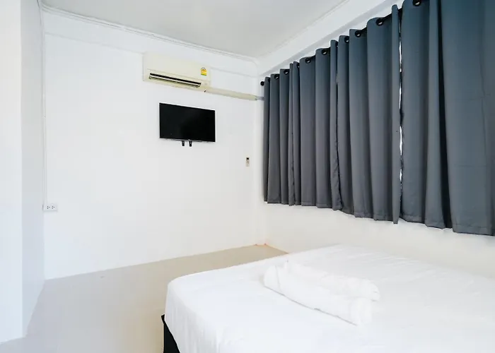 Bob House Sukhumvit 42l1 Bts Ekkamai บ็อบ เฮ้าส์ รถไฟฟ้า เอกมัย Bangkok