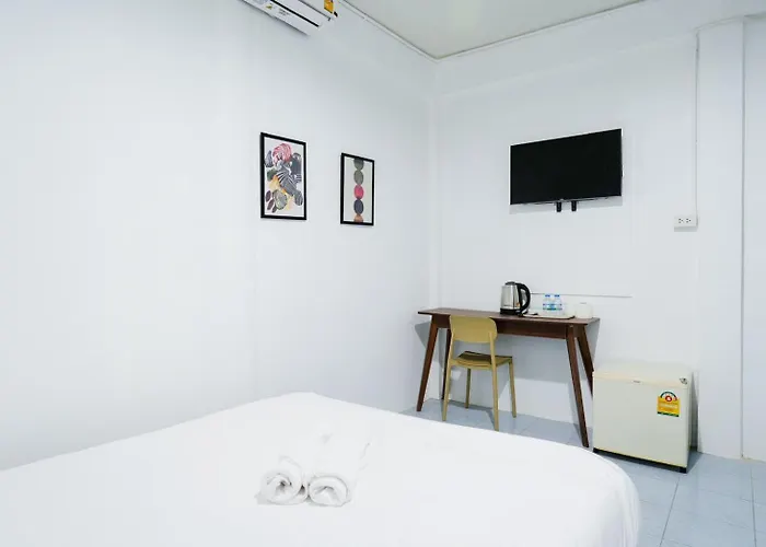 Bob House Sukhumvit 42l1 Bts Ekkamai บ็อบ เฮ้าส์ รถไฟฟ้า เอกมัย * Bangkok