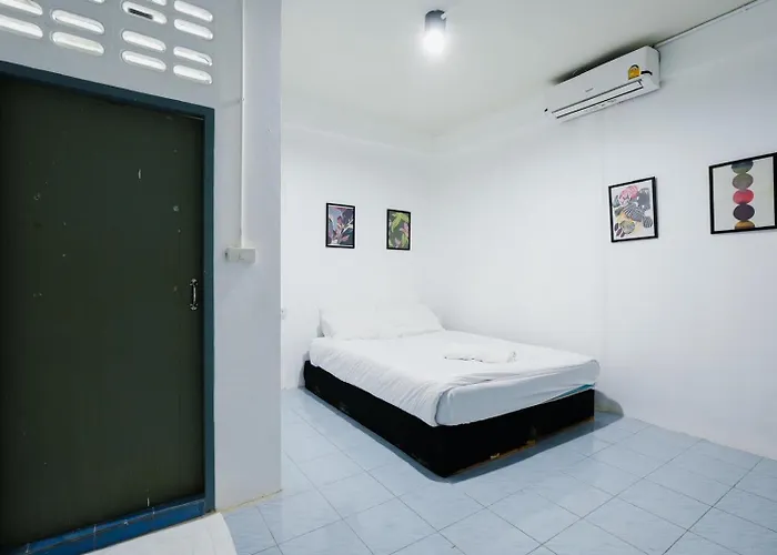 Bob House Sukhumvit 42l1 Bts Ekkamai บ็อบ เฮ้าส์ รถไฟฟ้า เอกมัย