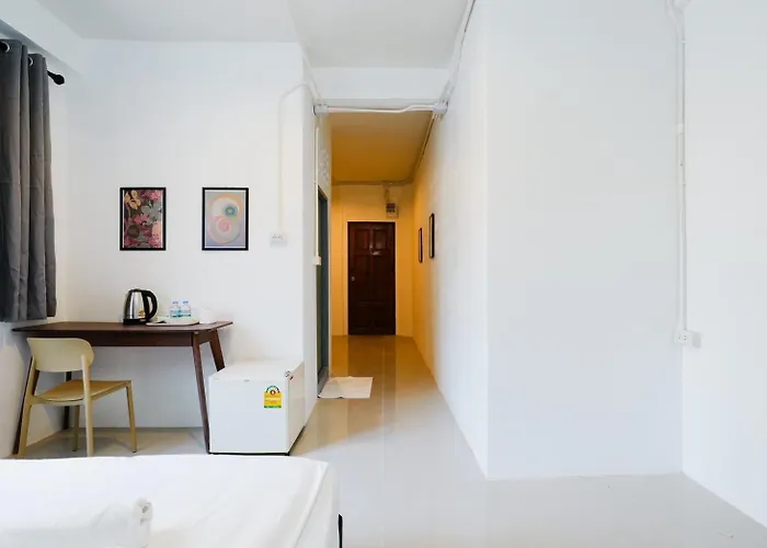 Bob House Sukhumvit 42l1 Bts Ekkamai บ็อบ เฮ้าส์ รถไฟฟ้า เอกมัย Apartment