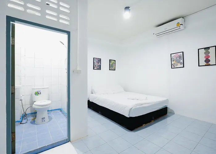 Bob House Sukhumvit 42l1 Bts Ekkamai บ็อบ เฮ้าส์ รถไฟฟ้า เอกมัย Apartment Bangkok
