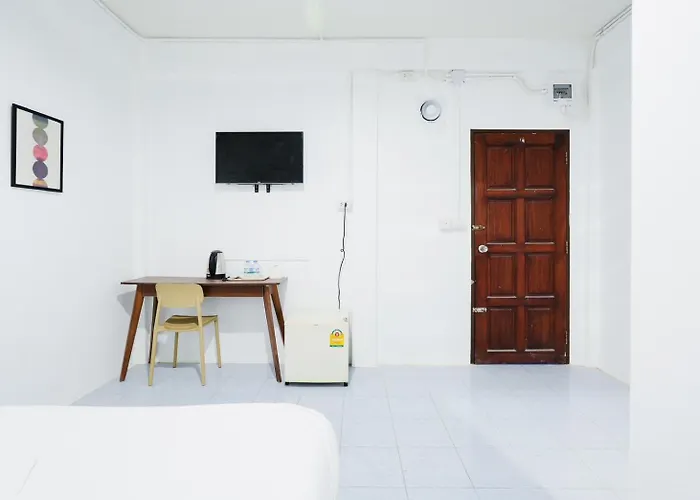 Apartment Bob House Sukhumvit 42l1 Bts Ekkamai บ็อบ เฮ้าส์ รถไฟฟ้า เอกมัย Bangkok