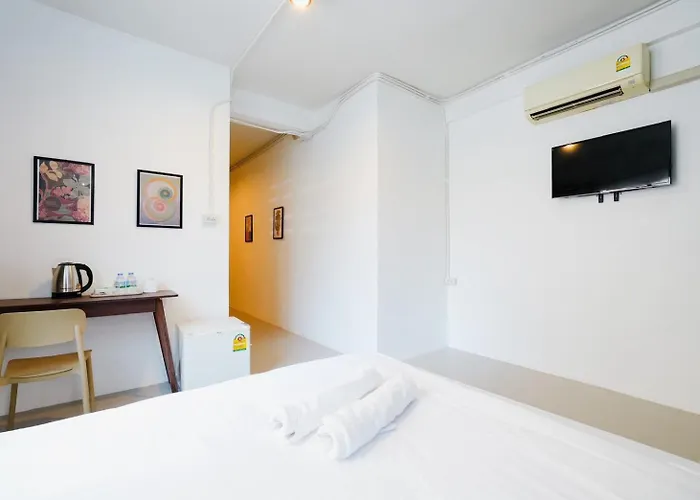 Bob House Sukhumvit 42l1 Bts Ekkamai บ็อบ เฮ้าส์ รถไฟฟ้า เอกมัย * Bangkok