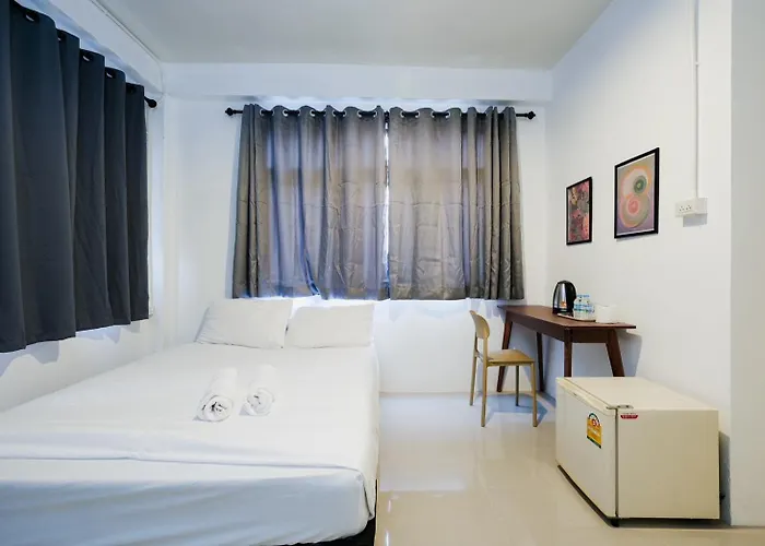Bob House Sukhumvit 42l1 Bts Ekkamai บ็อบ เฮ้าส์ รถไฟฟ้า เอกมัย
