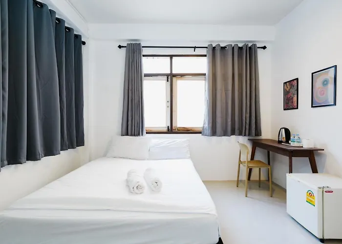 Bob House Sukhumvit 42l1 Bts Ekkamai บ็อบ เฮ้าส์ รถไฟฟ้า เอกมัย Apartment