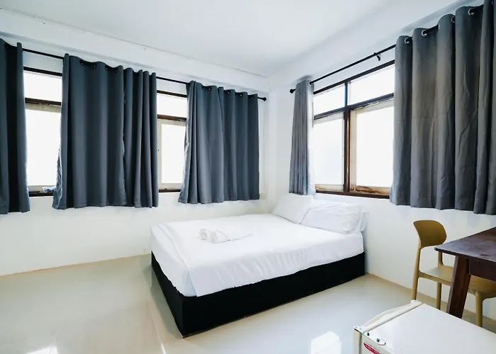 Apartment Bob House Sukhumvit 42l1 Bts Ekkamai บ็อบ เฮ้าส์ รถไฟฟ้า เอกมัย