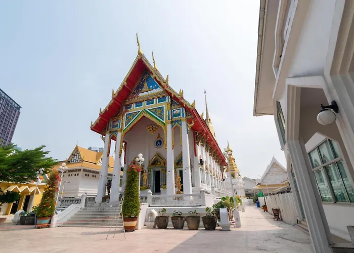 Apartment Bob House Sukhumvit 42l1 Bts Ekkamai บ็อบ เฮ้าส์ รถไฟฟ้า เอกมัย